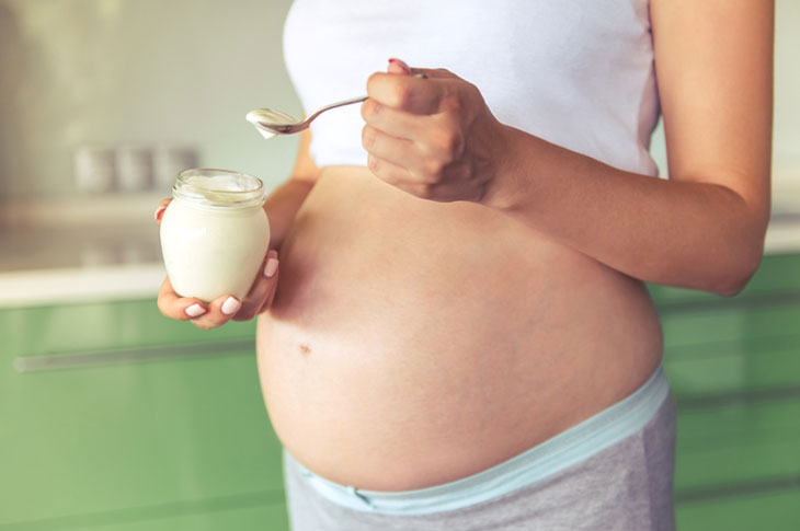 Personas en riesgo: Mujeres embarazadas y recién nacidos, Listeria